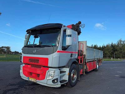 lastbil volvo fe320_hmf1520 kran
