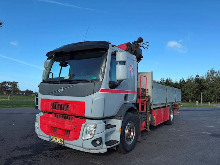 Volvo FE320 HMF1520K4RC, Crane